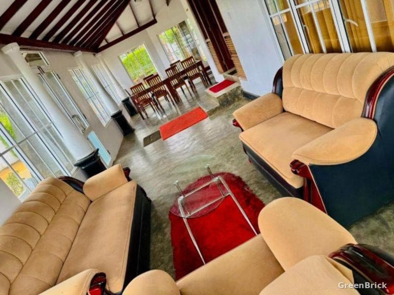 House in Nuwara Eliya - Gregory Lake, Nuwara Eliya