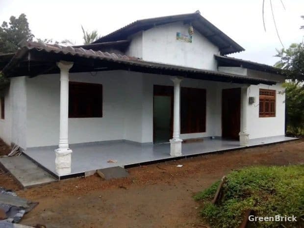 House in Ampara - Nawagampura, Ampara
