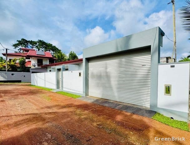 House in Gampaha - Moragoda Gampaha