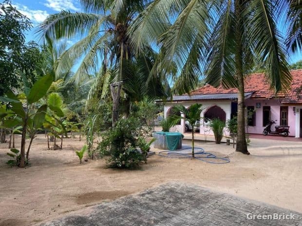 House in Ampara - Kalimakal School Road, Thambiluvil, Thirukkovil