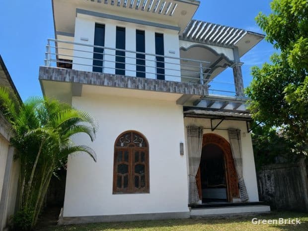 House in Ampara - Periyaneelavanai, Ampara