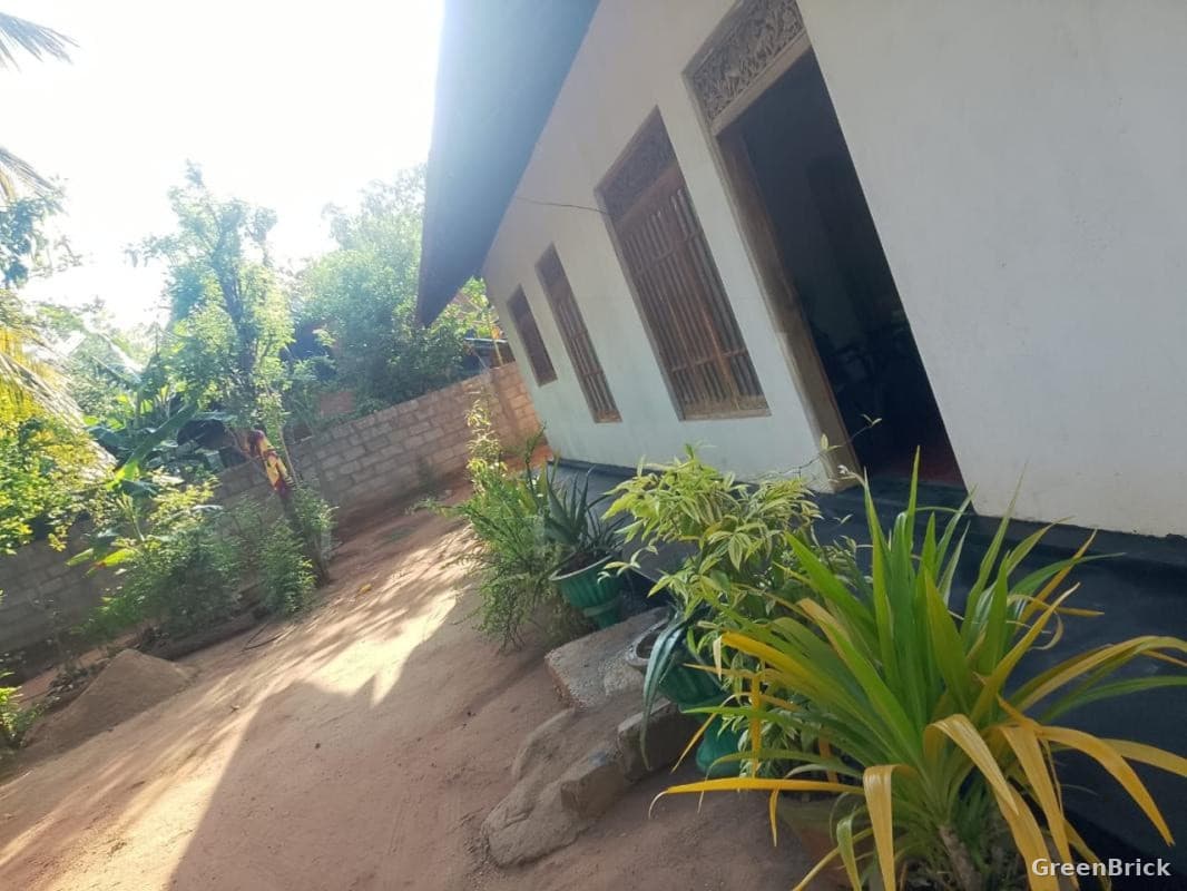 House in Hambantota - Angunakolapelessa, Hambantota