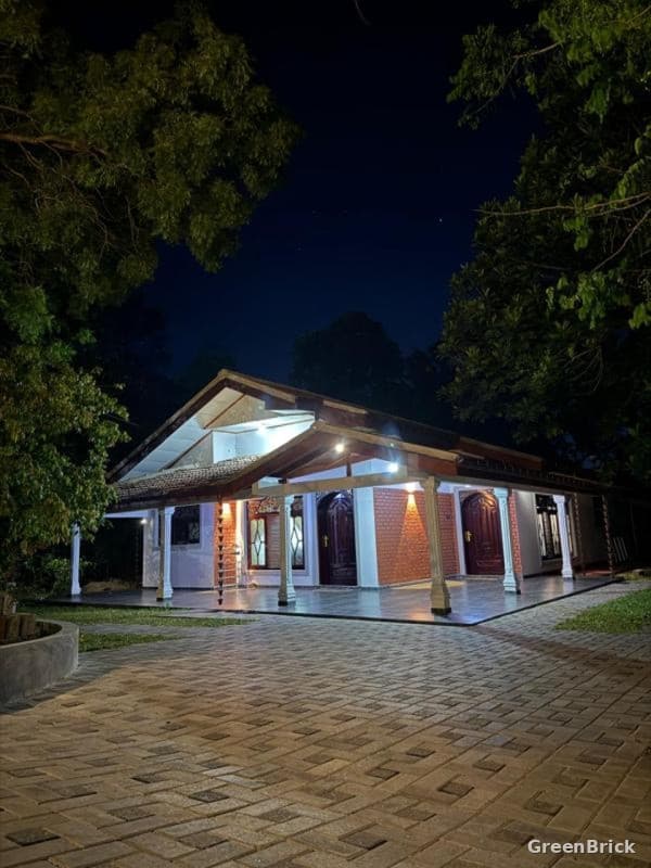 House in Hambantota - Ambalantota, Hambantota