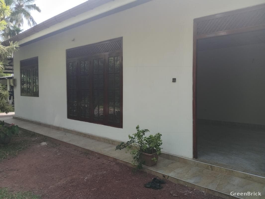 House in Gampaha - Andiambalama, Gampaha